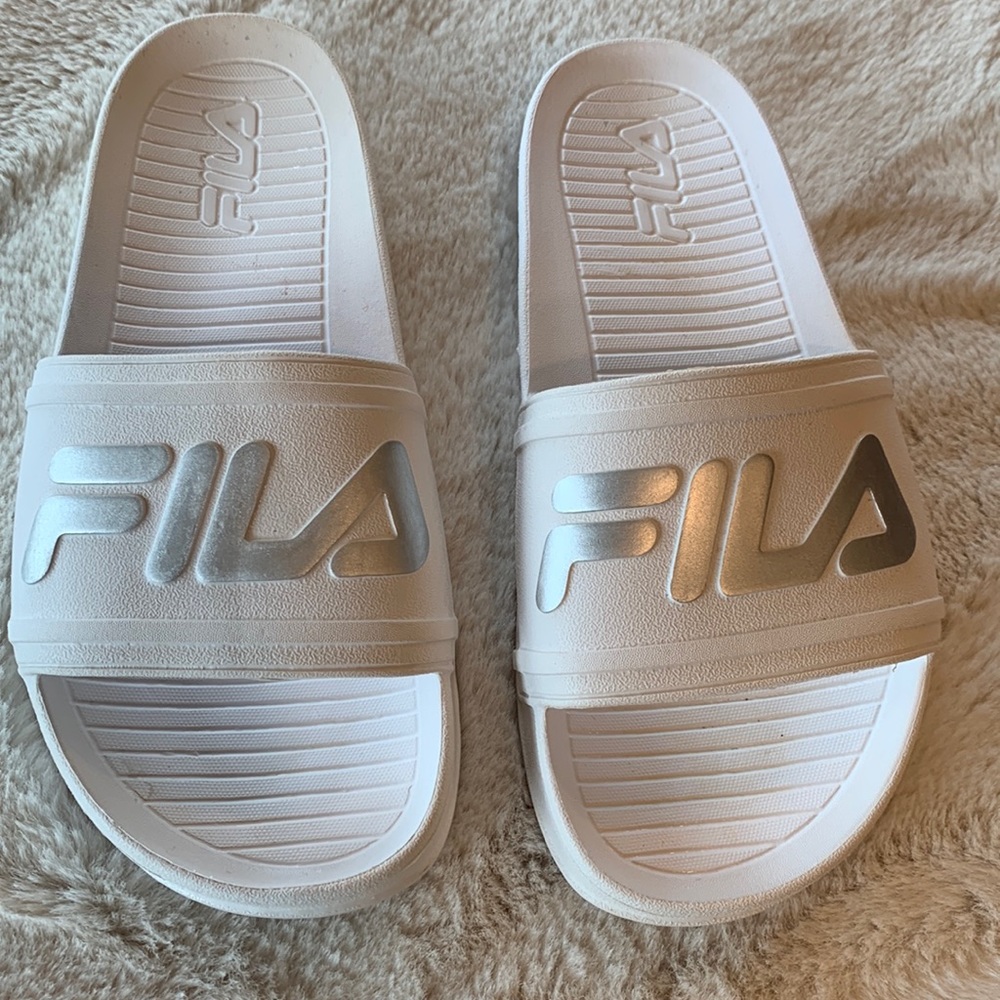 Fila slides